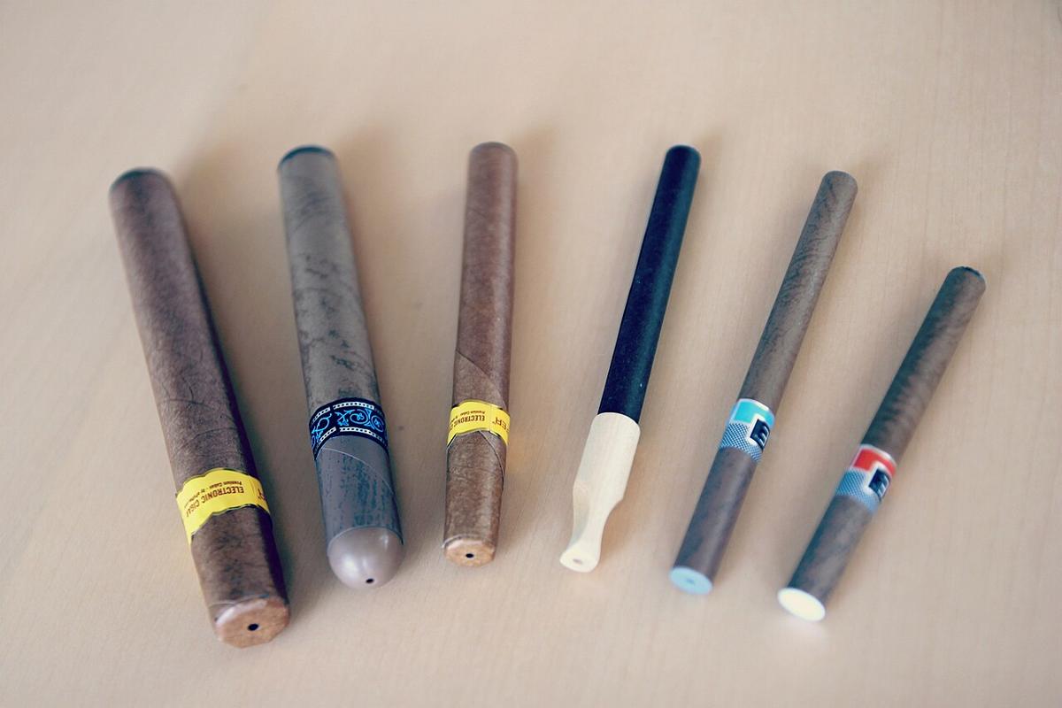 Electronic cigarettes laid out on a table